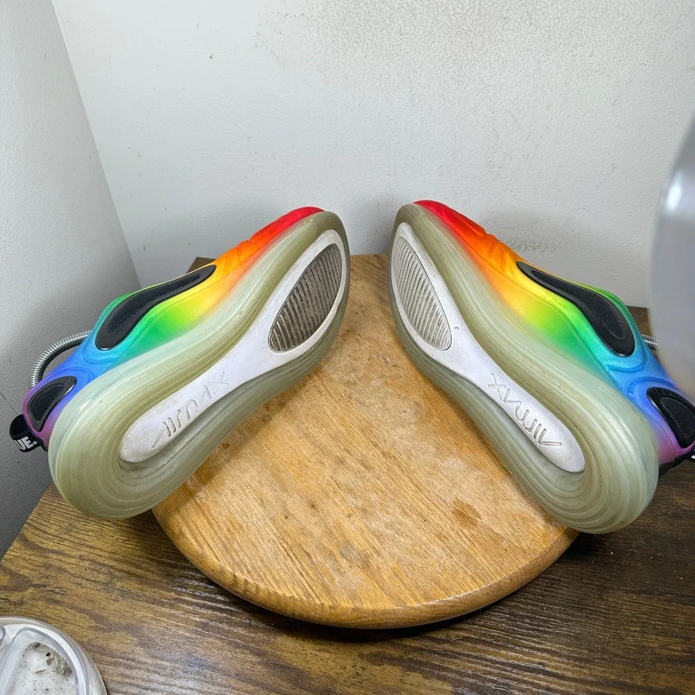 Nike Air Max 720 Be True Rainbow Multi Color CJ5472-900 Mens 9.5 Pride Sneakers